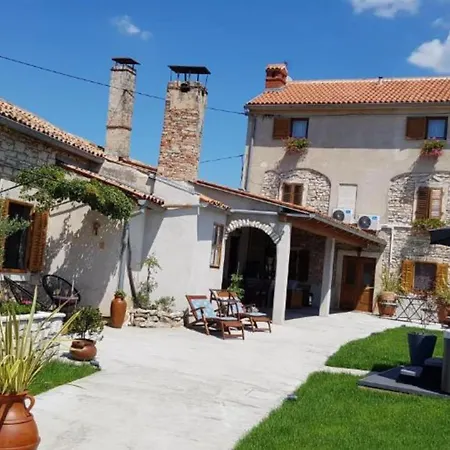 Two Bedroom Apartmán Marčana