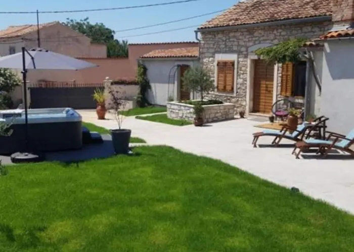 Two Bedroom Daire Marčana